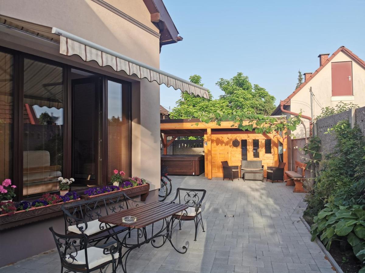 Pension Nest - Family Apartman Mosonmagyaróvár المظهر الخارجي الصورة